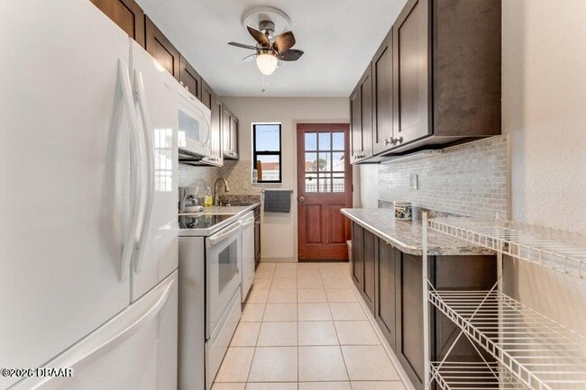 Building Photo - 205 Cardinal Dr