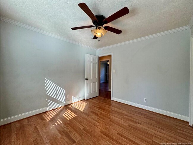 Building Photo - 2723 Huntington Rd