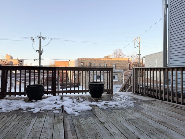 Building Photo - 2608 W Fullerton Ave