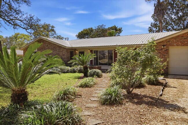Building Photo - "Charming 4-Bedroom Shalimar Retreat- Power Included With Rent!"