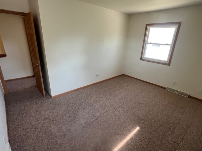 Building Photo - 10445 W Donna Dr