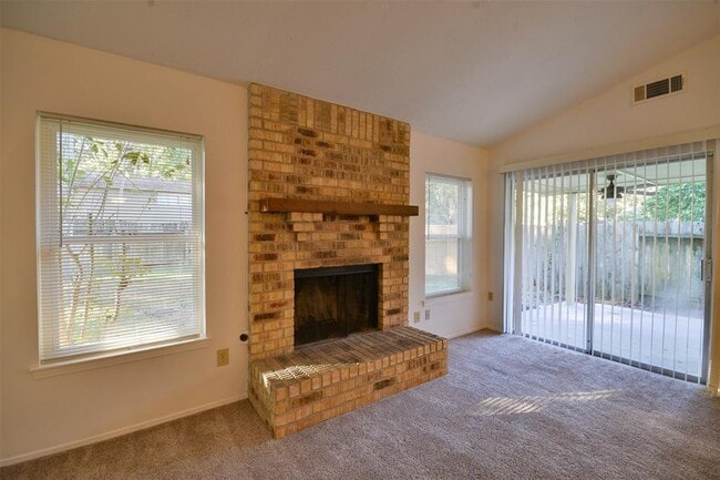 Building Photo - 3210 River Valley Dr