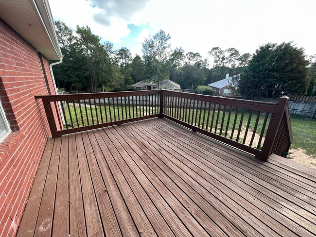 Building Photo - GREAT 4 BED / 2 BATH IN Crestview