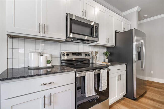 Building Photo - 3708 S 38th St