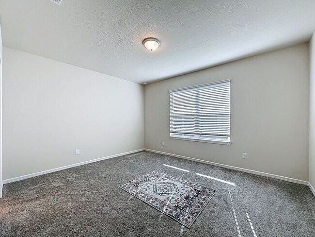 Building Photo - Tohoqua Beauty!