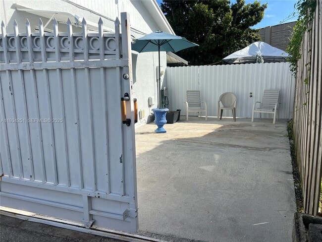 Building Photo - 26121 SW 130th Ave