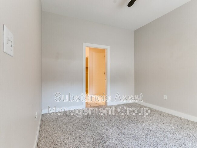 Building Photo - 444 N Central Ave