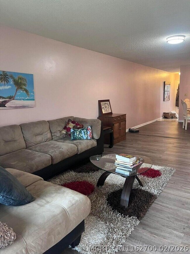 Building Photo - 4302 Martinique Cir