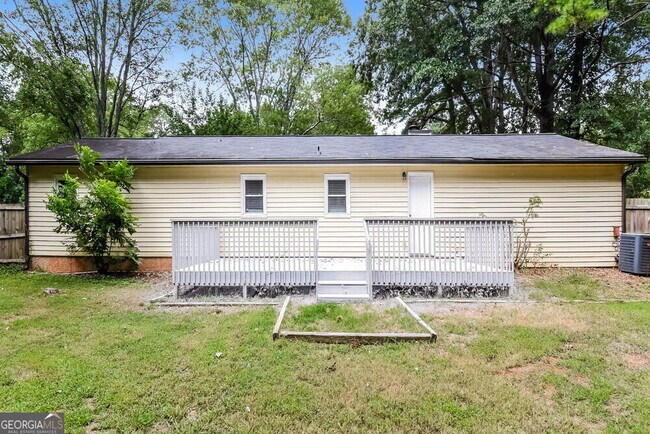 Building Photo - 4624 N View Rd NW