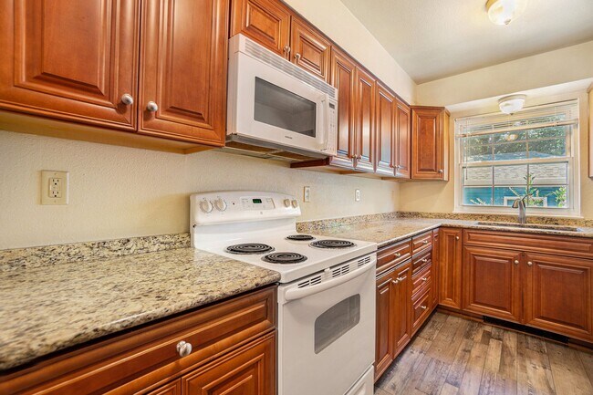 Building Photo - 1339 Village Park Ct