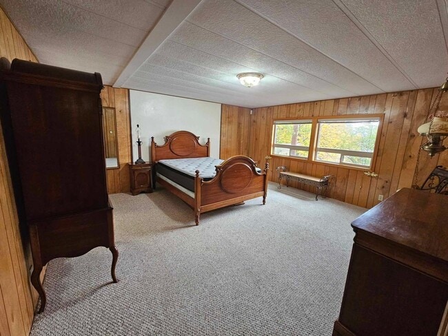 Building Photo - Lake front on Kings Point-Winter Rental On...