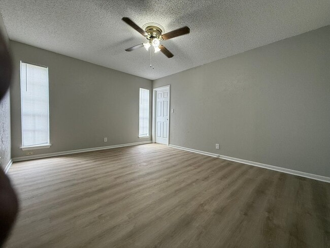 Building Photo - R.Patel Properties2 (12310 Willow Wild Dr)