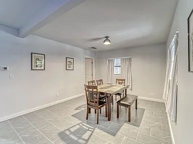 Building Photo - Riverside Heights Pool Home | Across from the Hillsborough River
