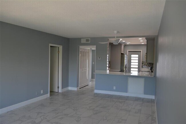 Building Photo - 1481 S Ocean Blvd