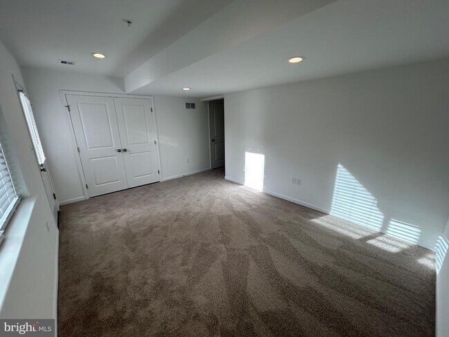 Building Photo - 8177 Lenker Dr