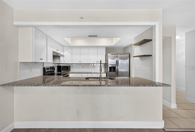 Building Photo - 606 S Glen Ave