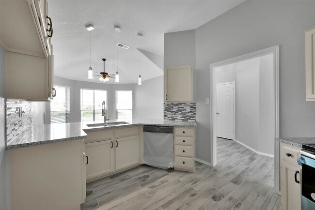 Building Photo - 2306 Piddler Dr