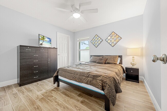 Building Photo - 1280 SW Kalevala Dr