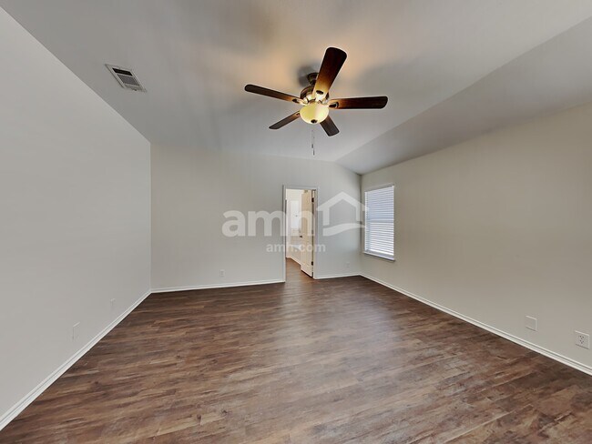 Building Photo - 9319 Foxgrove Way