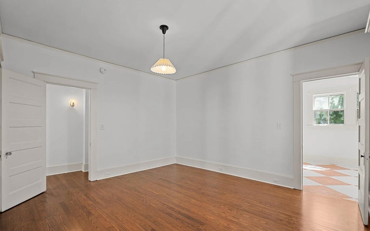 Bedroom - 1904 Wolcott Ave