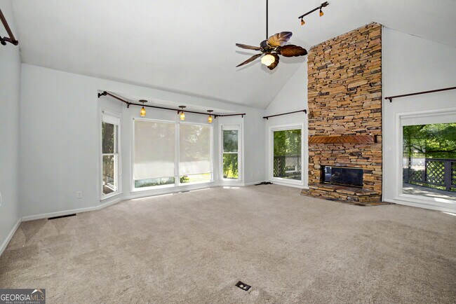 Building Photo - 1018 Pleasance Grove