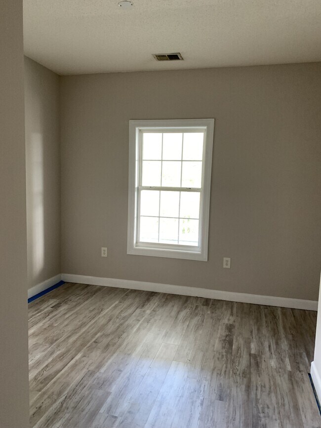 Building Photo - 5825 Catalina Dr