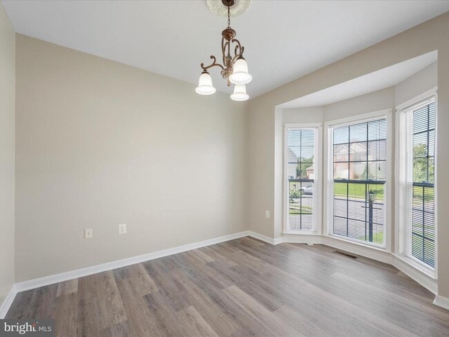 Building Photo - 207 MacKenzie Ln