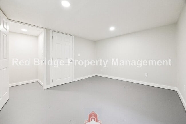 Building Photo - 4413 NE 26th Ave