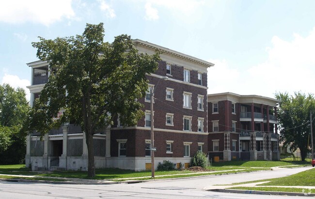 Building Photo - 1601 E Linwood Blvd