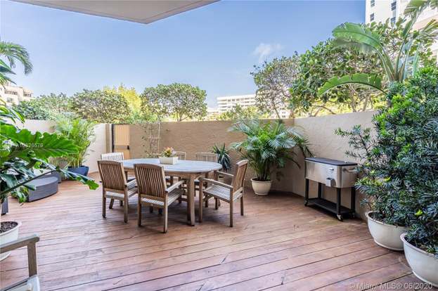 Building Photo - 251 Crandon Blvd