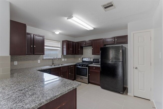 Building Photo - 6324 Austinville Dr