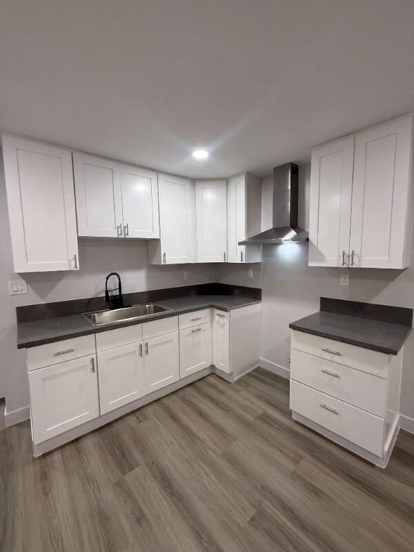 Building Photo - 1443 W 105th St