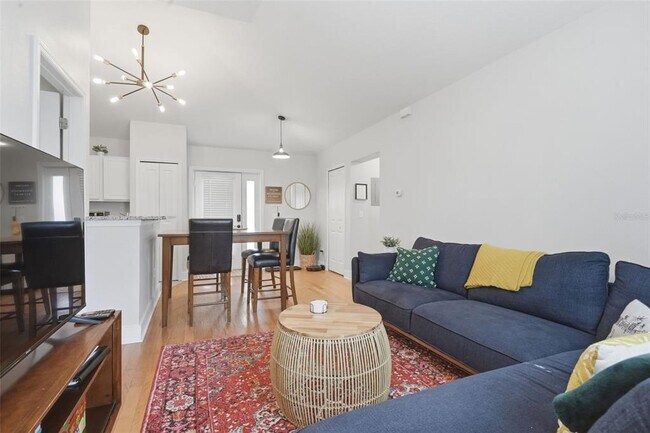 Building Photo - 1408 E Ridgewood St