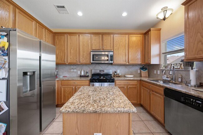Building Photo - 14813 Mistletoe Heights Dr