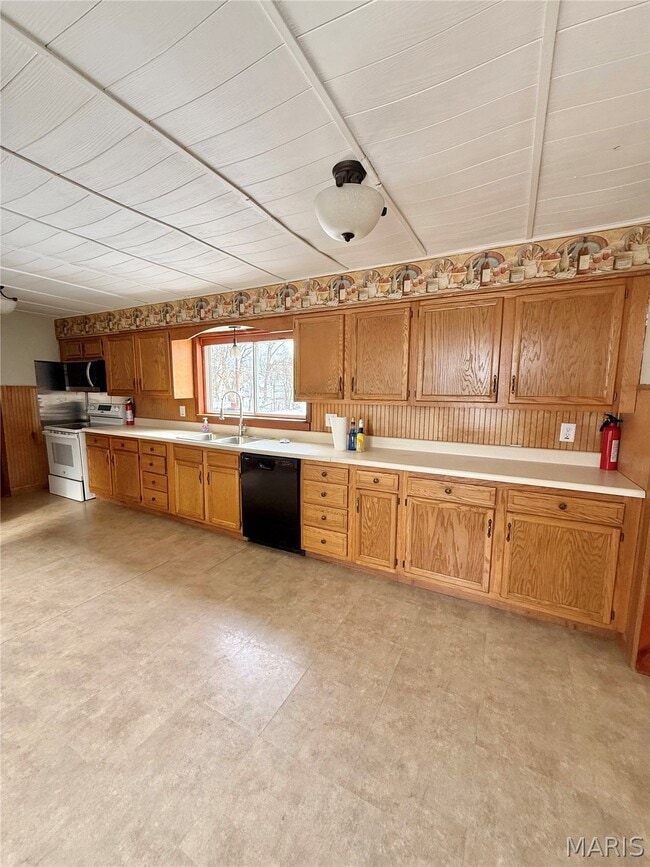 Building Photo - 56 Pine Trail