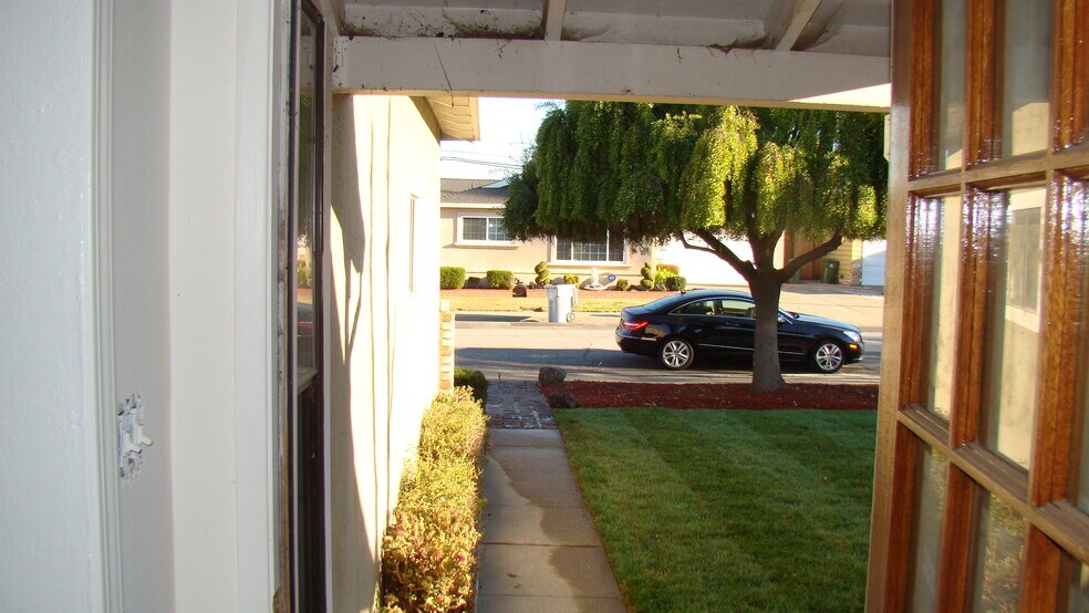 Building Photo - 5119 Silver Reef Dr