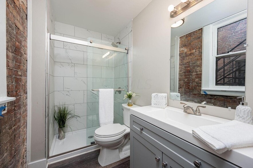 Bathroom - 1256 Neil Ave