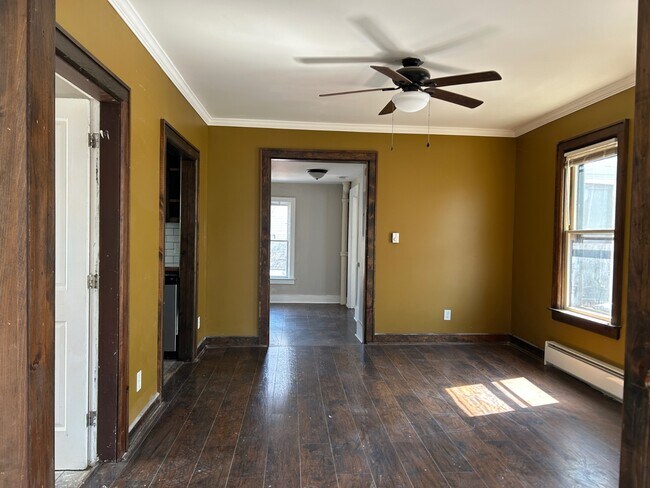 Building Photo - 114 S Melcher St