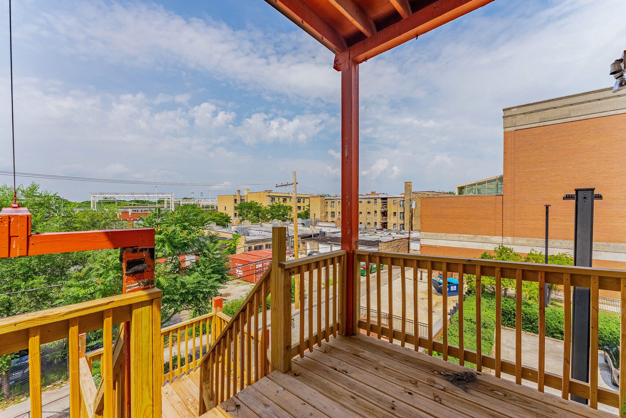 Building Photo - 7630 N Marshfield Ave