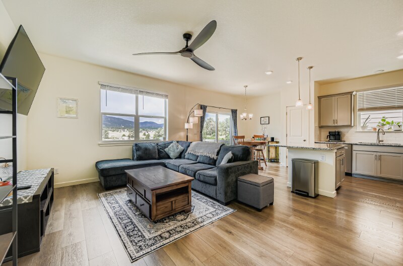 Building Photo - 16270 Mountain Flax Dr