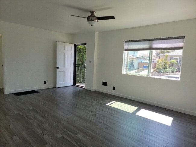 Building Photo - Renovated 2bd/1bth Single Family Home in R...