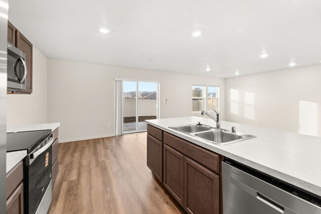 Building Photo - 10239 Sorenstam Rd