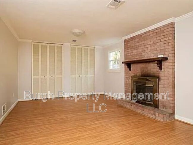 Building Photo - 1248 Satellite Cir