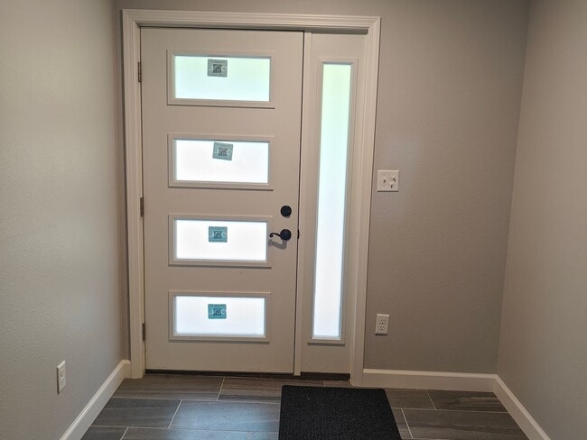 Building Photo - 3 Bedroom Single Family Home in Pleasant Hope