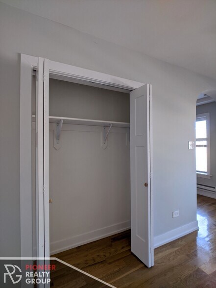 Building Photo - 532 W Arlington Pl