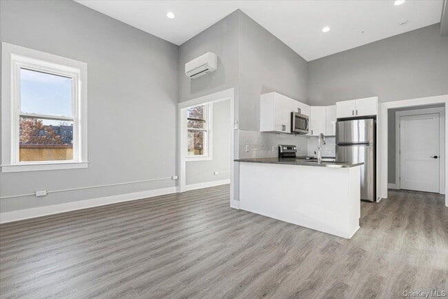 Building Photo - 47 Beekman Ave