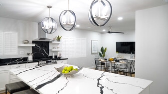 Building Photo - 7707 E Meadowbrook Ave