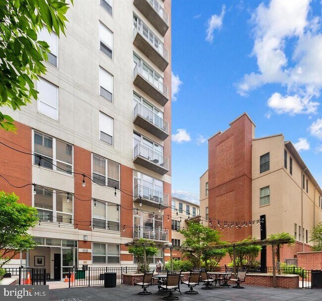 Building Photo - 113 N Bread St