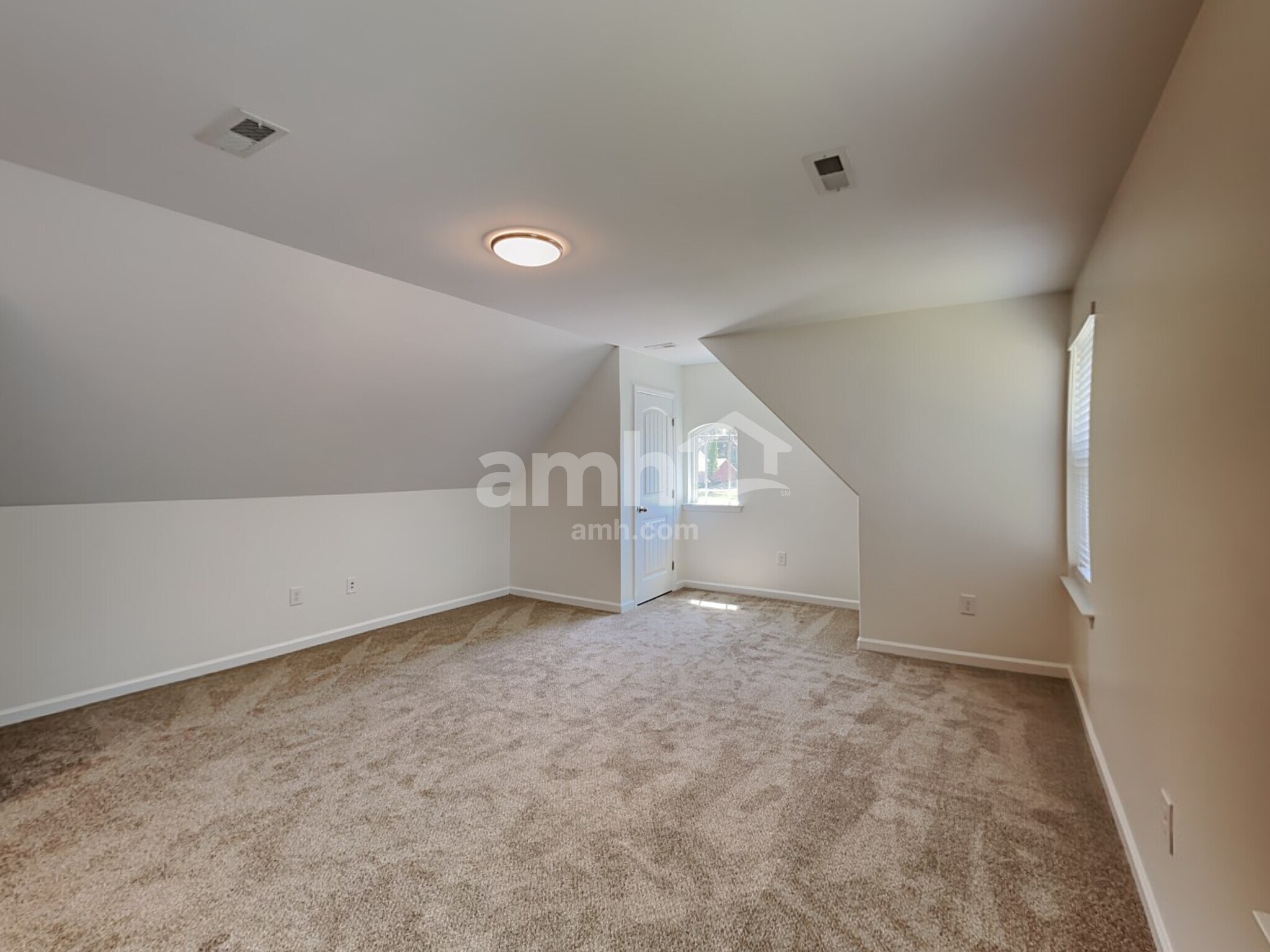 Building Photo - 300 Winding Branch Ct