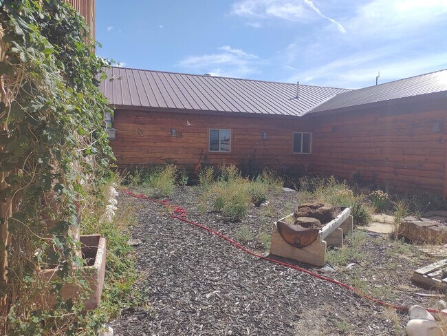 Building Photo - 256 E Fork Big Sandy Rd